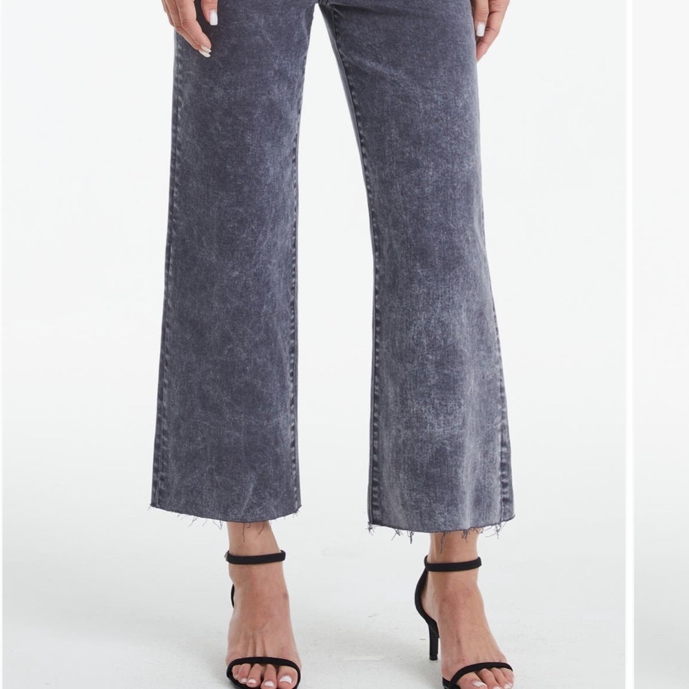 Women’s High Waist Wide Leg Ankle Jean